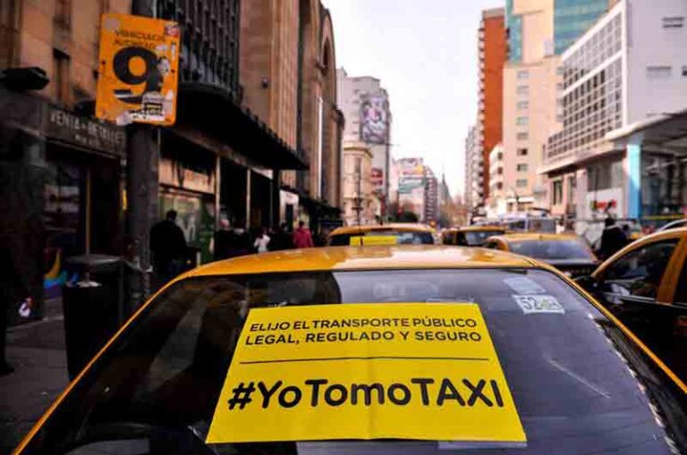 Un sindicato pide a los choferes de Uber que no pague las comisiones