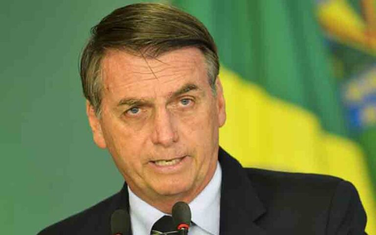 Bolsonaro es acusado de incitar al genocidio ante la Corte Penal Internacional