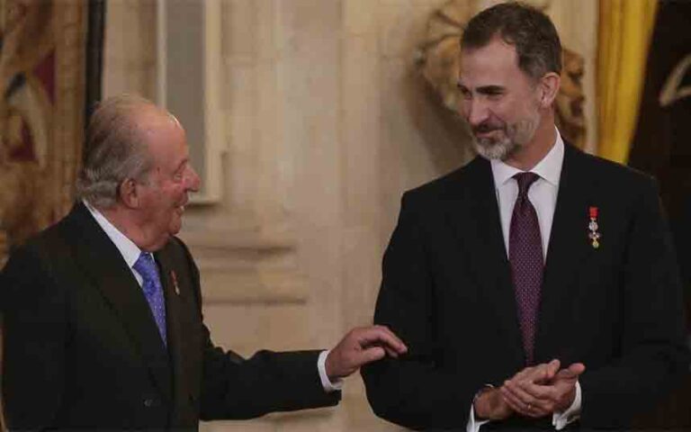 Felipe VI retira la asignación a Juan Carlos I y renuncia a su herencia