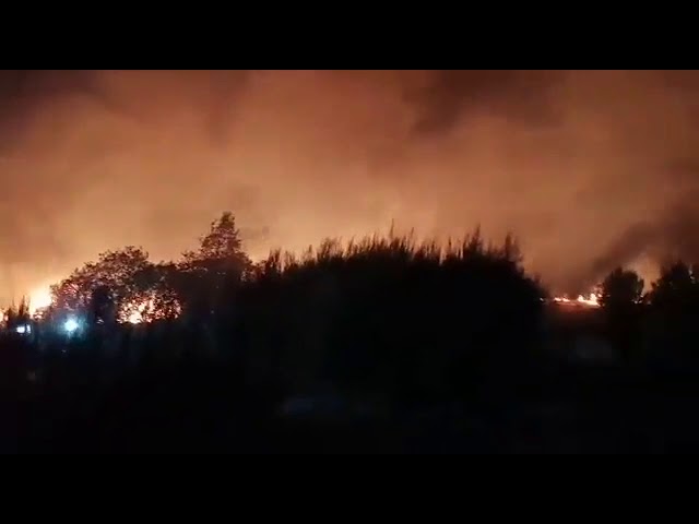 22 medios aéreos luchan contra los seis incendios en la provincia de Ourense