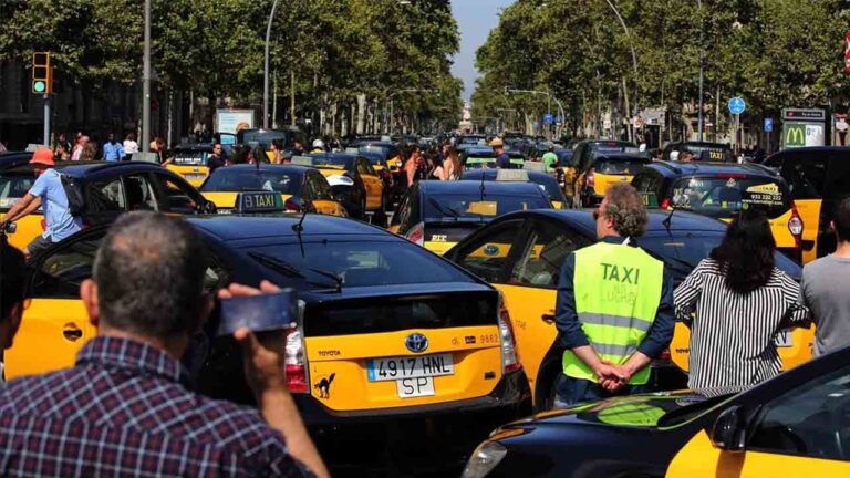 El taxi de Barcelona bloqueará la Gran Vía el 25 de enero