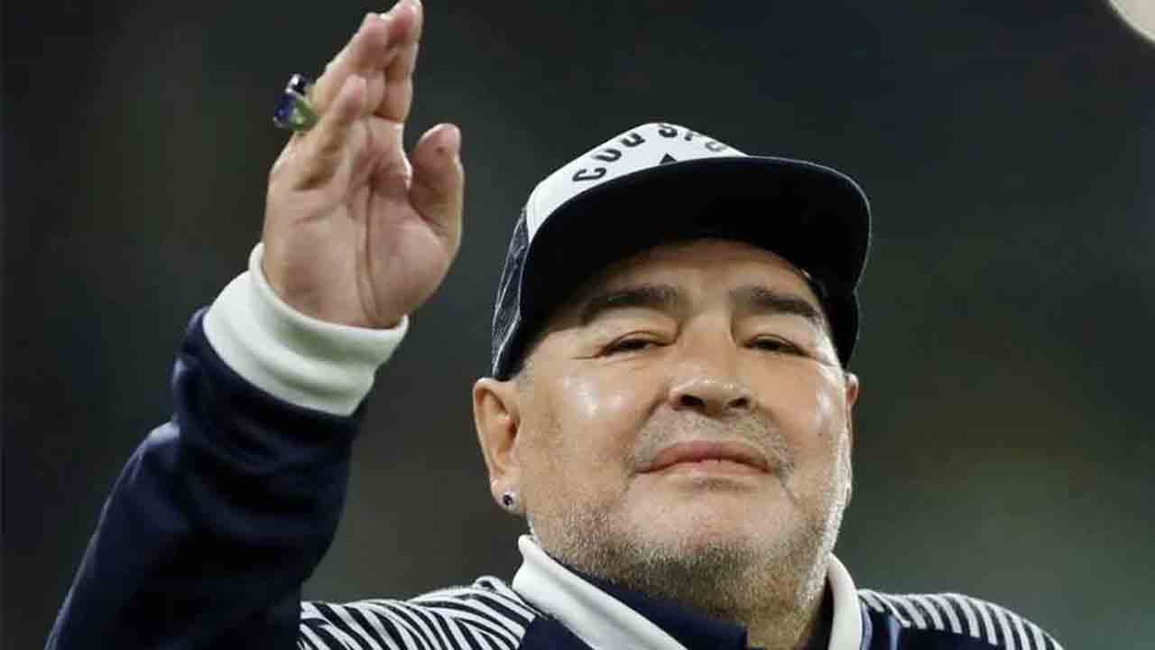 Fallece Maradona a los 60 años por una parada cardiorrespiratoria