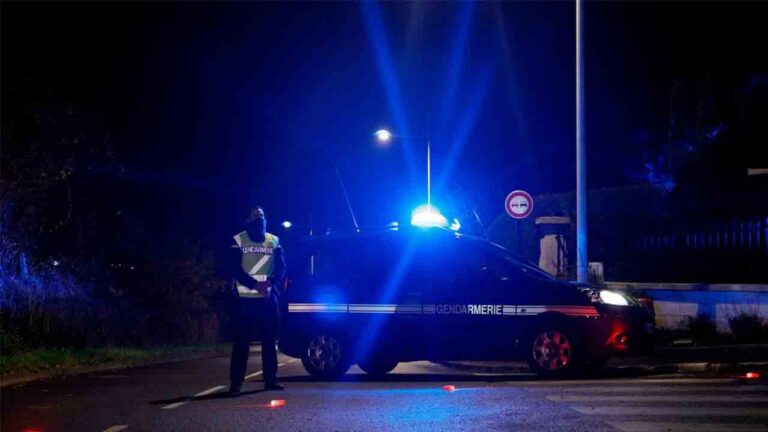Hallan muerto a un hombre que mató a tiros a 3 gendarmes en el sur de Francia