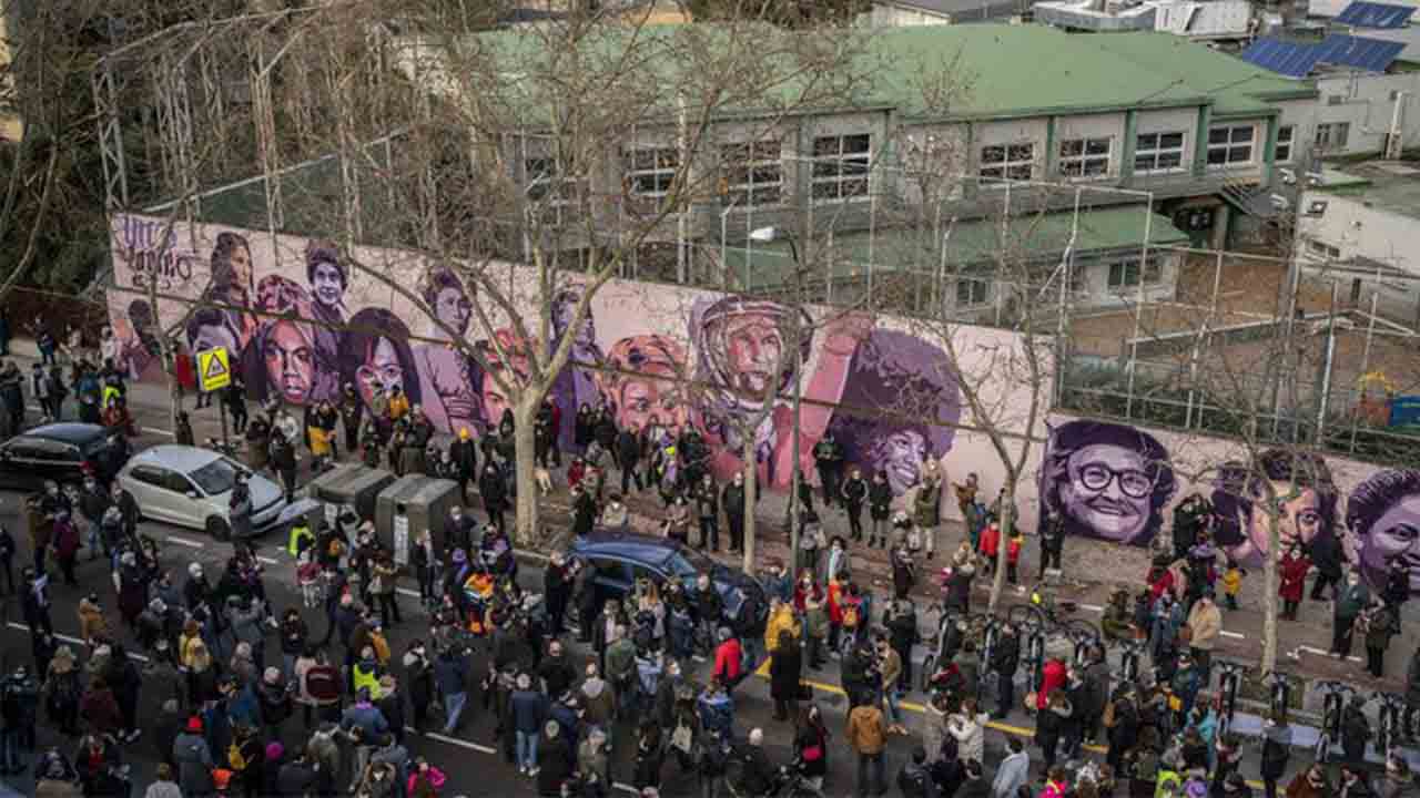 El mural de Ciudad Lineal se salva del intento de destrucción de la extrema derecha