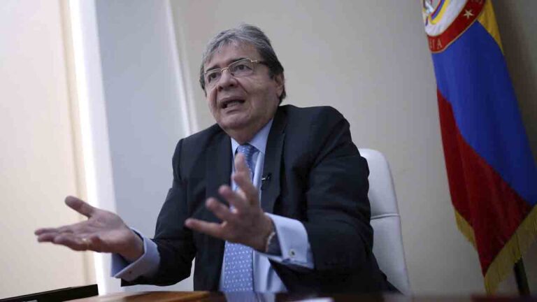 Fallece el ministro de defensa de Colombia por coronavirus