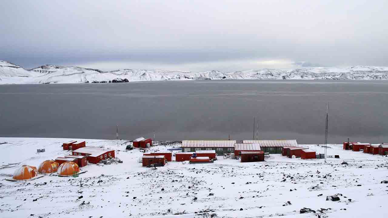 Comienzan a operar las Bases Antárticas españolas