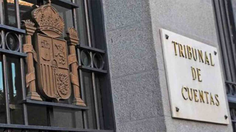 El Tribunal de Cuentas cita a 36 políticos y funcionarios, entre ellos Puigdemont y Junqueras