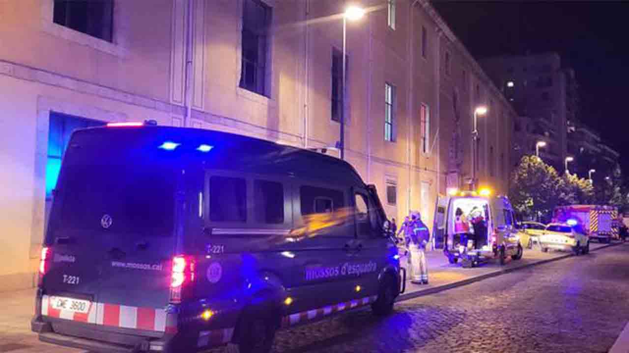 15 heridos en la explosión de un bidón en la Casa de Cultura de Girona