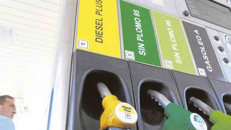 Las gasolineras envían un aviso serio sobre el problema de los coches Diesel en España