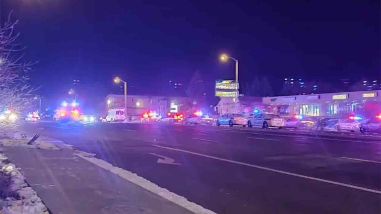 Cinco muertos y 18 heridos por un tiroteo en un club gay en Colorado Springs