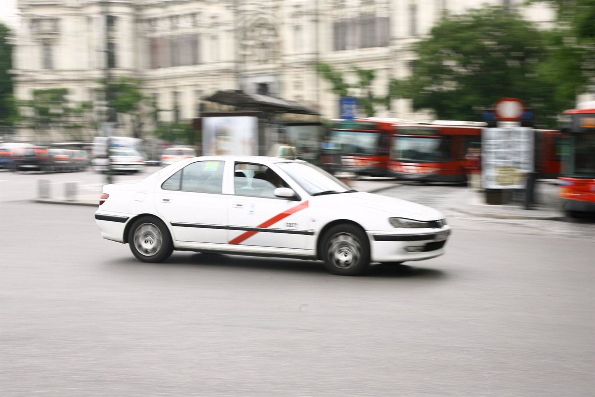 El sector del taxi aplaza al jueves 29 de junio la manifestación prevista en Madrid