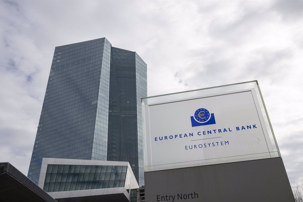 Enria (BCE) avisa de que los impuestos a la banca pueden 